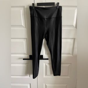 ZYIA Black Metallic Light n Tight Hi-rise 7/8 25” size 8 / 10